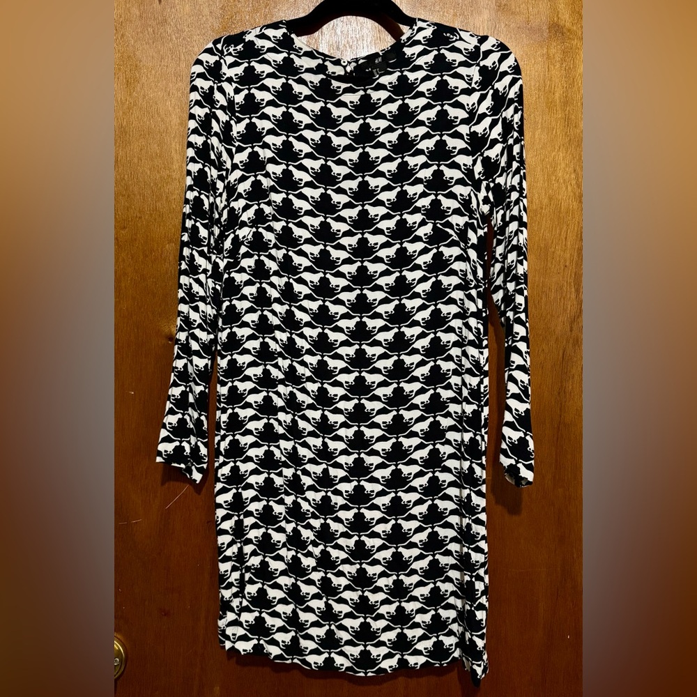 H&M Black & White Long Sleeve Cat Dress